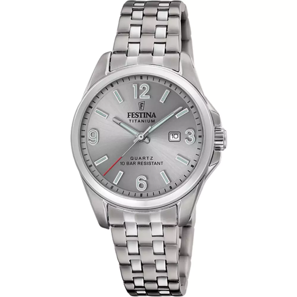Montre Festina avec un boîtier titane et verre minéral, équipé d’un bracelet de titane 31mm