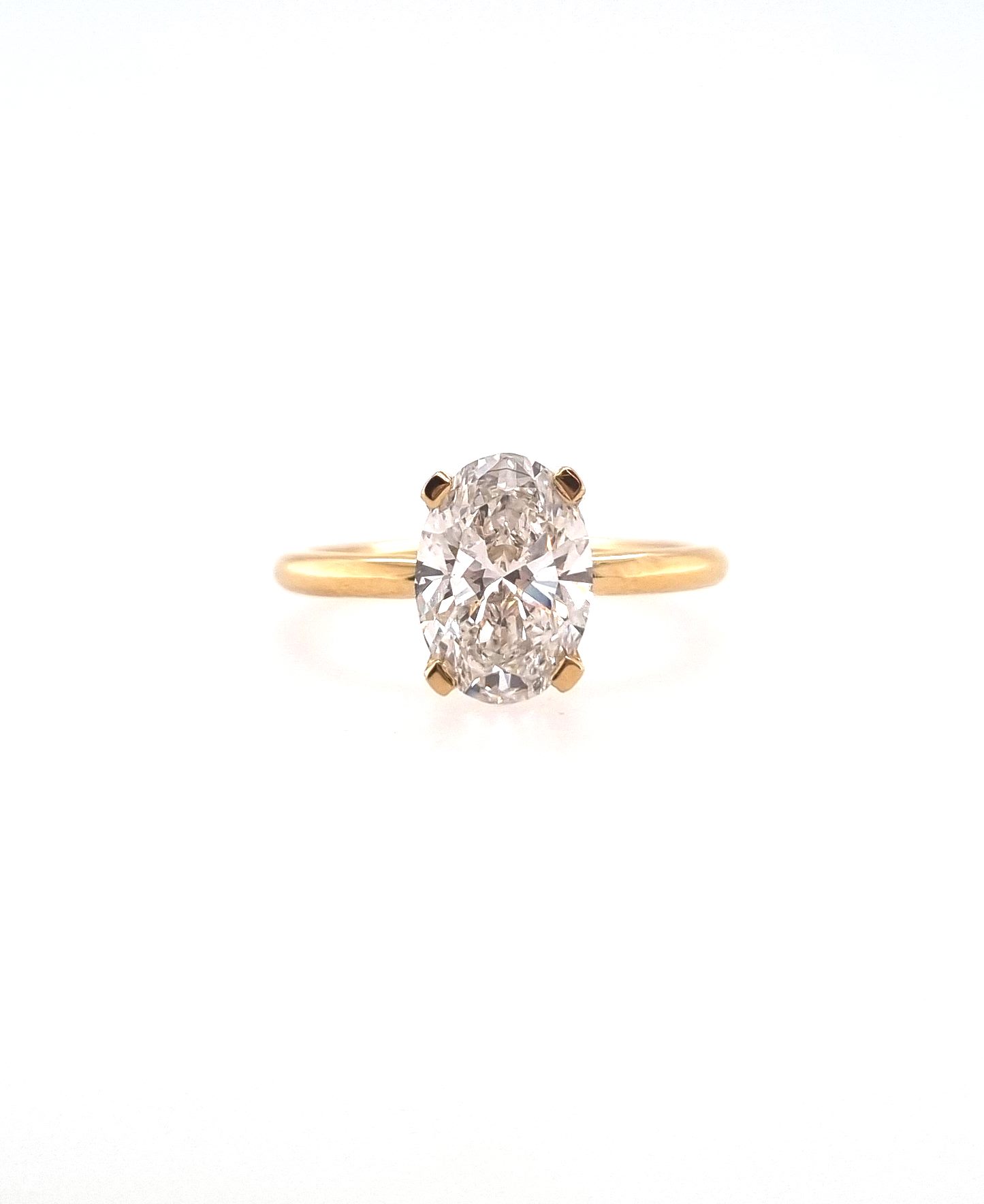 Vendu Bague solitaire or jaune 18k avec 2ct diamant oval LAB GROWN E/VVS2 serti 4 griffes or jaune 18K, diamant laboratoire