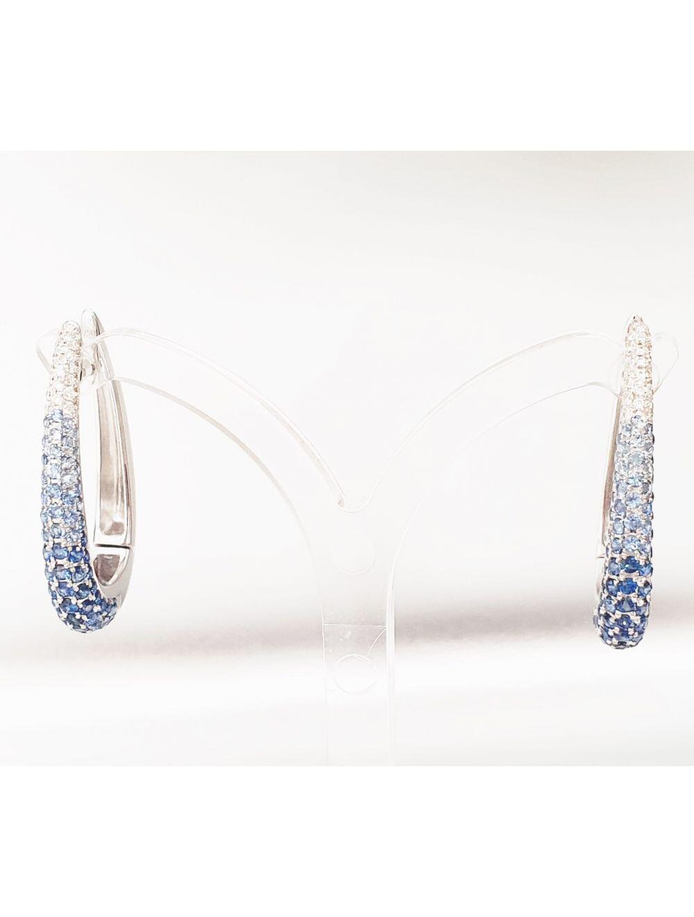 # Boucles d'oreilles pendantes or blanc avec dégradé de saphirs bleu et 0.327ct diamants naturels