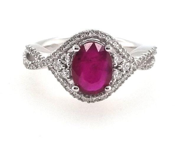Bague entourage or blanc 18K avec 1.65ct rubis et 0.325ct diamants naturels