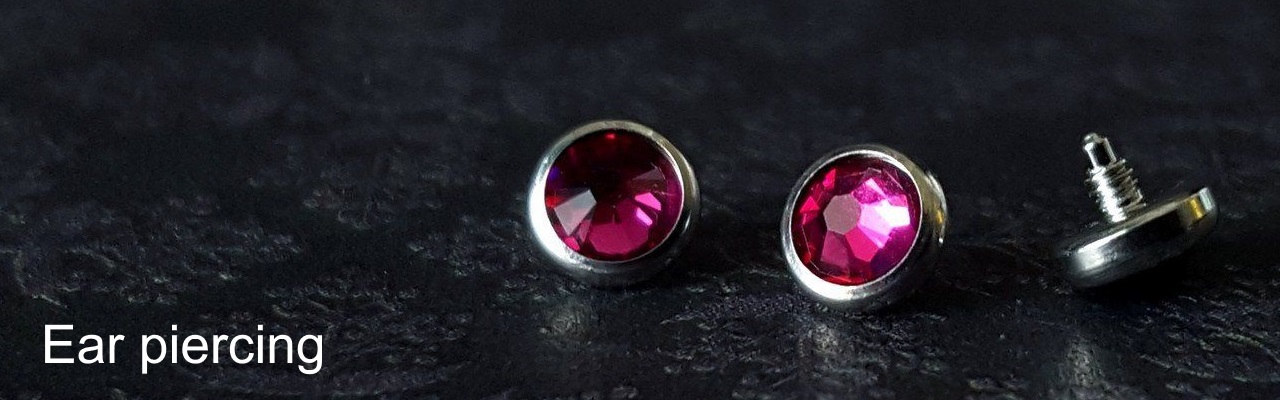 Ear_piercing_en
