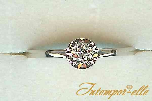 Bague solitaire or blanc 18K avec 0.18ct diamant naturel serti 4 griffes, serti miroir