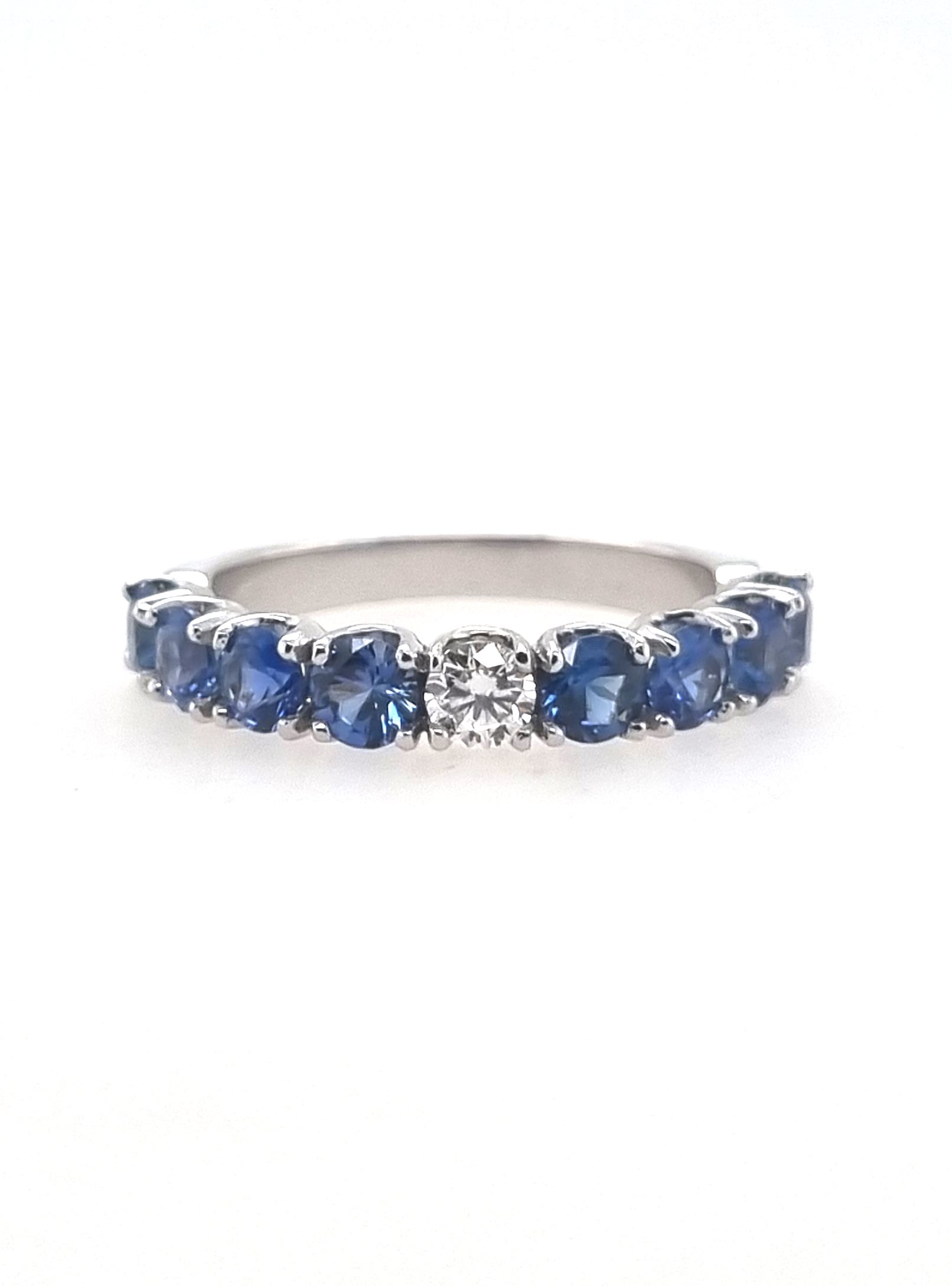 Bague or blanc 18K avec 1.65ct saphir bleu et 0.165ct diamants naturels