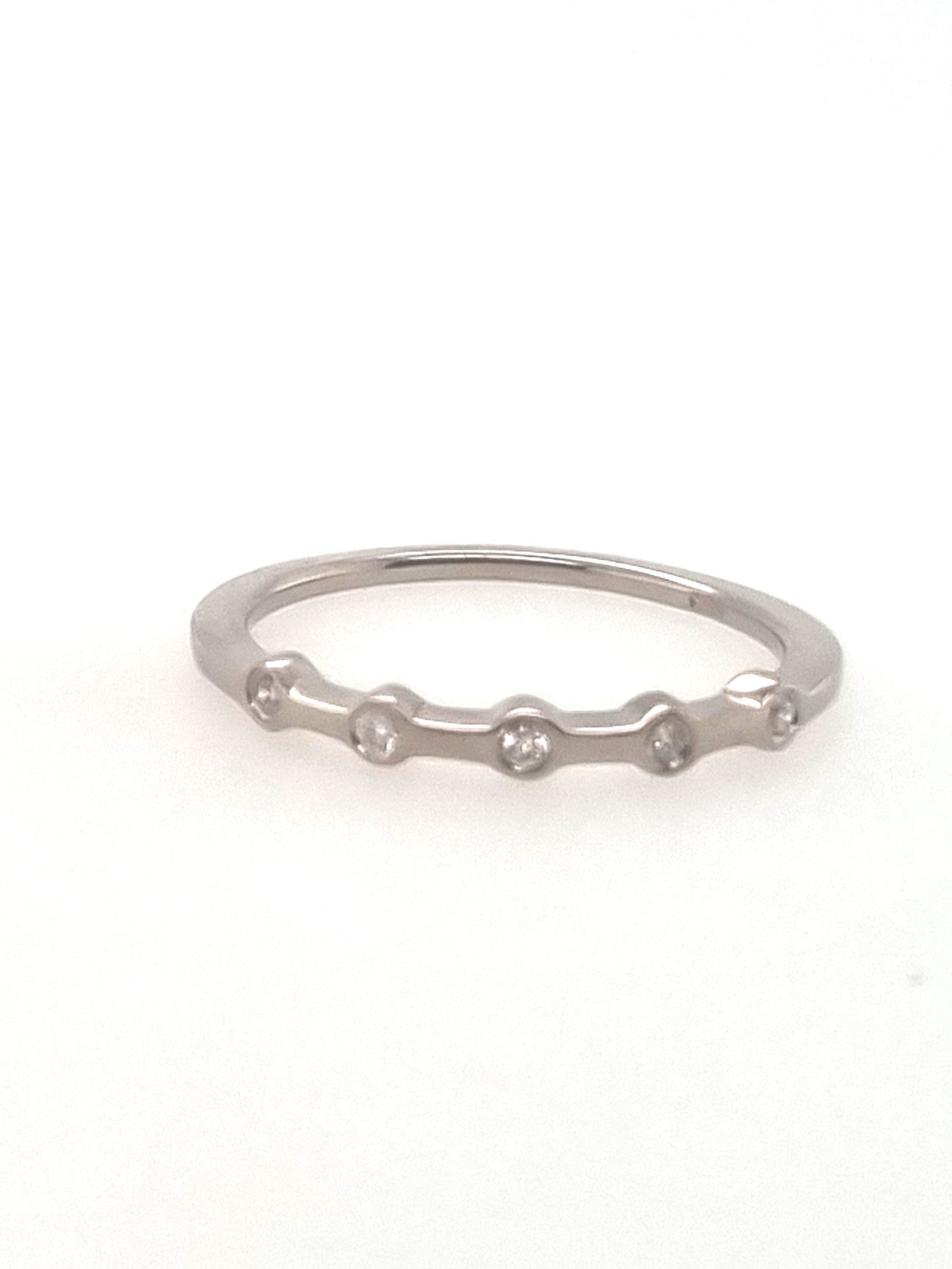 Bague alliance or blanc 18K avec 0.075ct diamants naturels