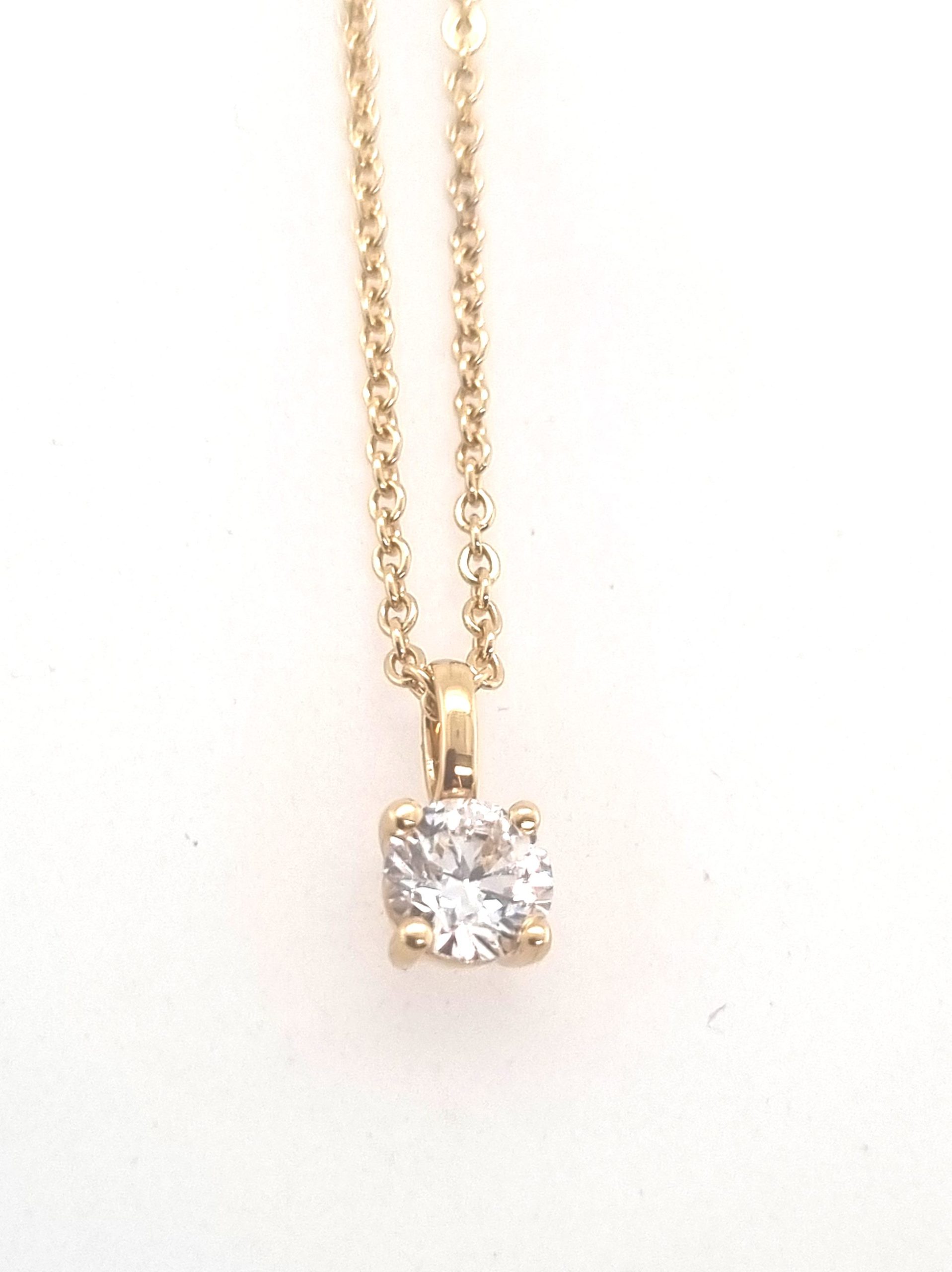 Collier chaîne 45cm or jaune 18K avec pendentif 0.50ct diamant écologique LAB GROWN serti 4 griffes or jaune 18K